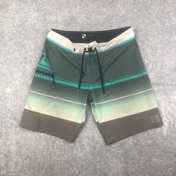 Quiksilver Boardshorts Swimshorts Mens Size 34 Casual Skater Beach Surf - Picture 1 of 10